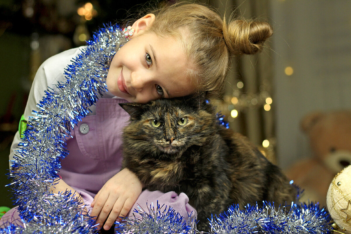 Ника и кошка Мирочка