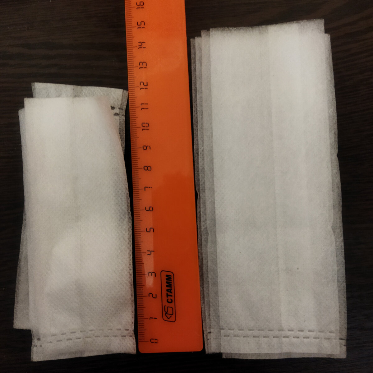 Которые побольше - мл 250, поменьше наверное около 100-150