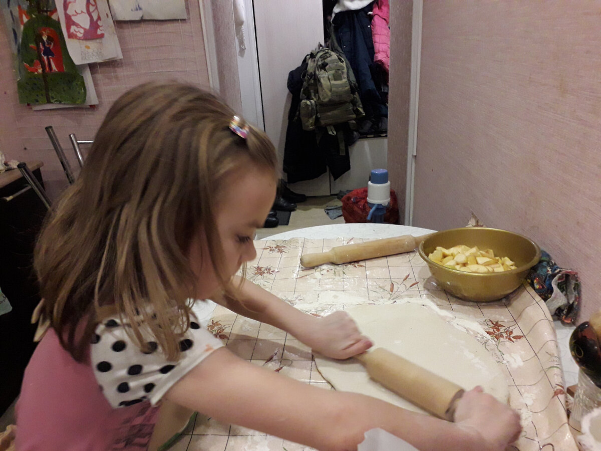 Васёна раскатывает