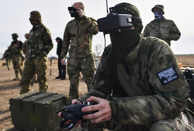    Обучение операторов FPV (First Person View) дронов на полигоне на базе добровольческого батальона имени П.А. Судоплатова в Запорожской области. Фото: Павел Лисицын / РИА Новости