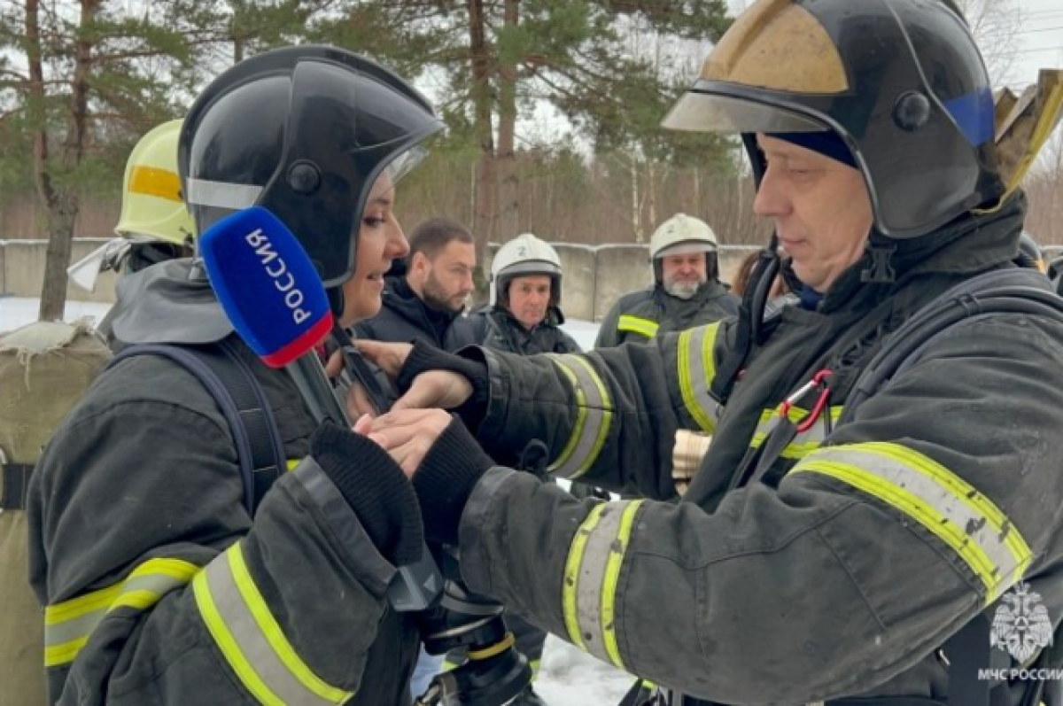    Калужским спасателям подарили сертификаты на 40 комплектов спецодежды