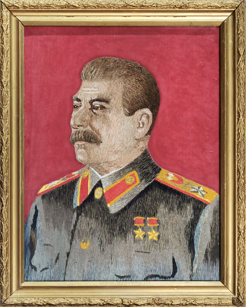 Вышивной портрет И. В. Сталина, СССР, 1940-е годы, ткань, нитки, вышивка, багет. Фото с нашего сайта dvaveka.ru