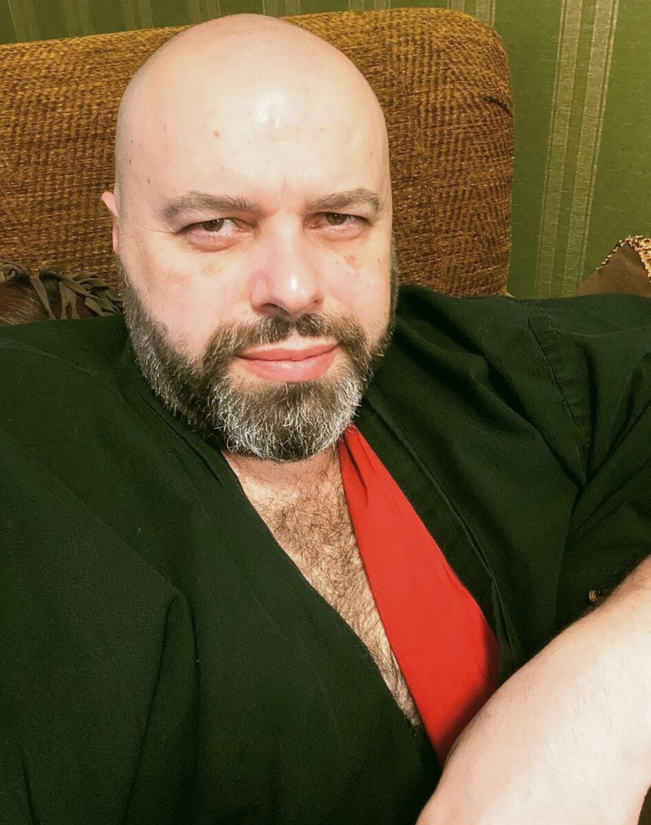 Из открытых источников в интернете. Макс Фадеев.