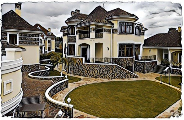 Двор дома судьи