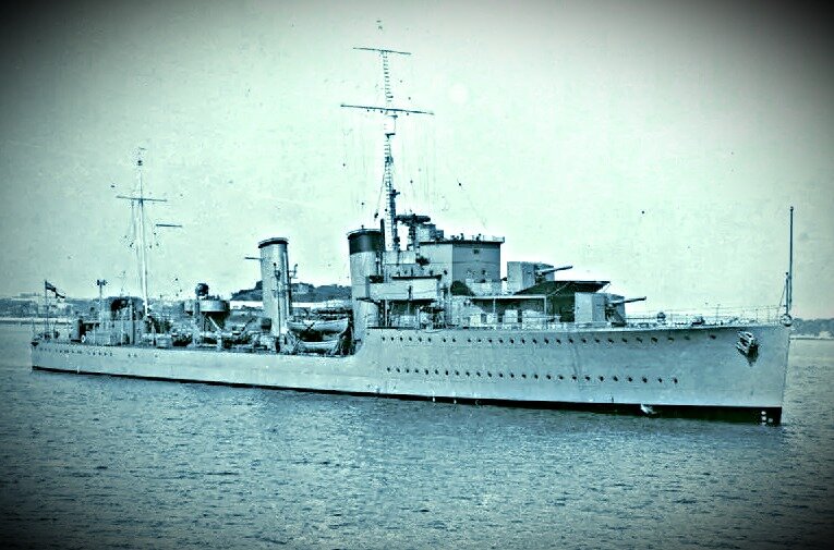 Эсминец C-класса HMCS Assiniboine (I 18) Королевских ВМС Канады.