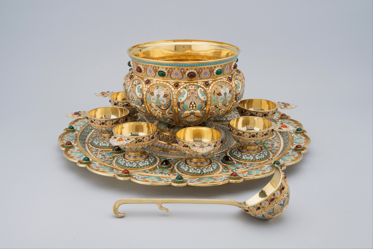 Прибор для пунша. Москва, 1899−1917. Фирма П. Овчинникова. Собрание Музея Фаберже.