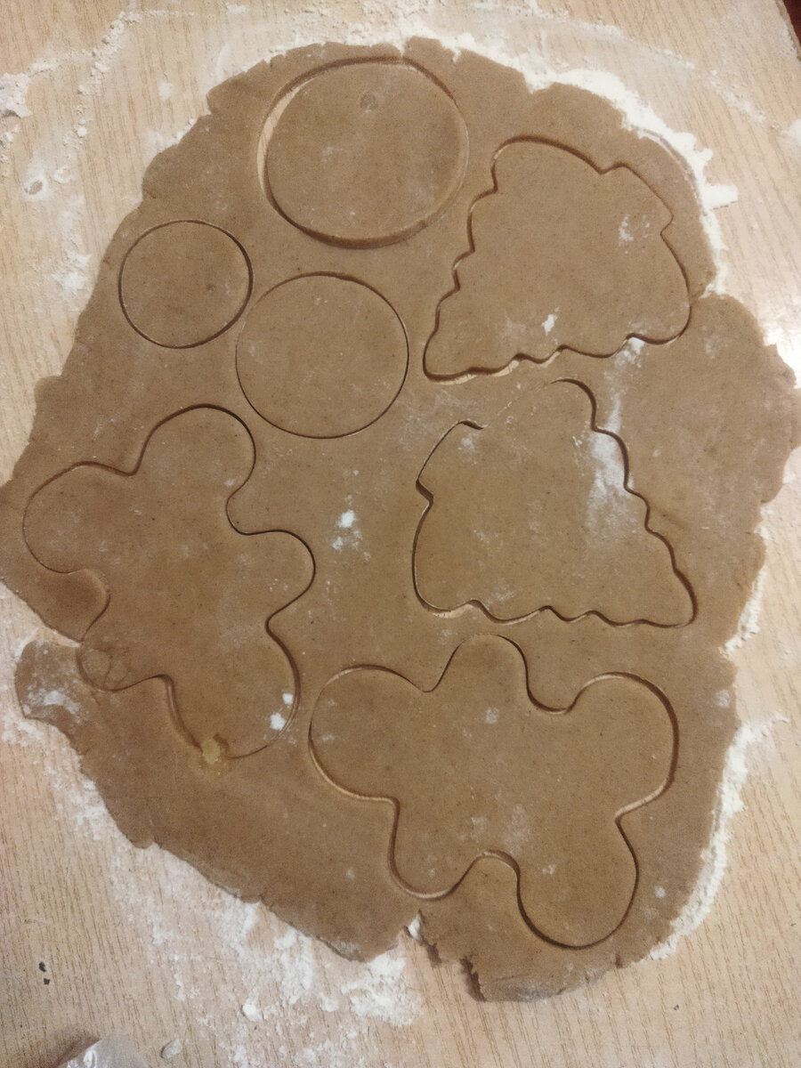 Пряничные человечки, елочки, шарики