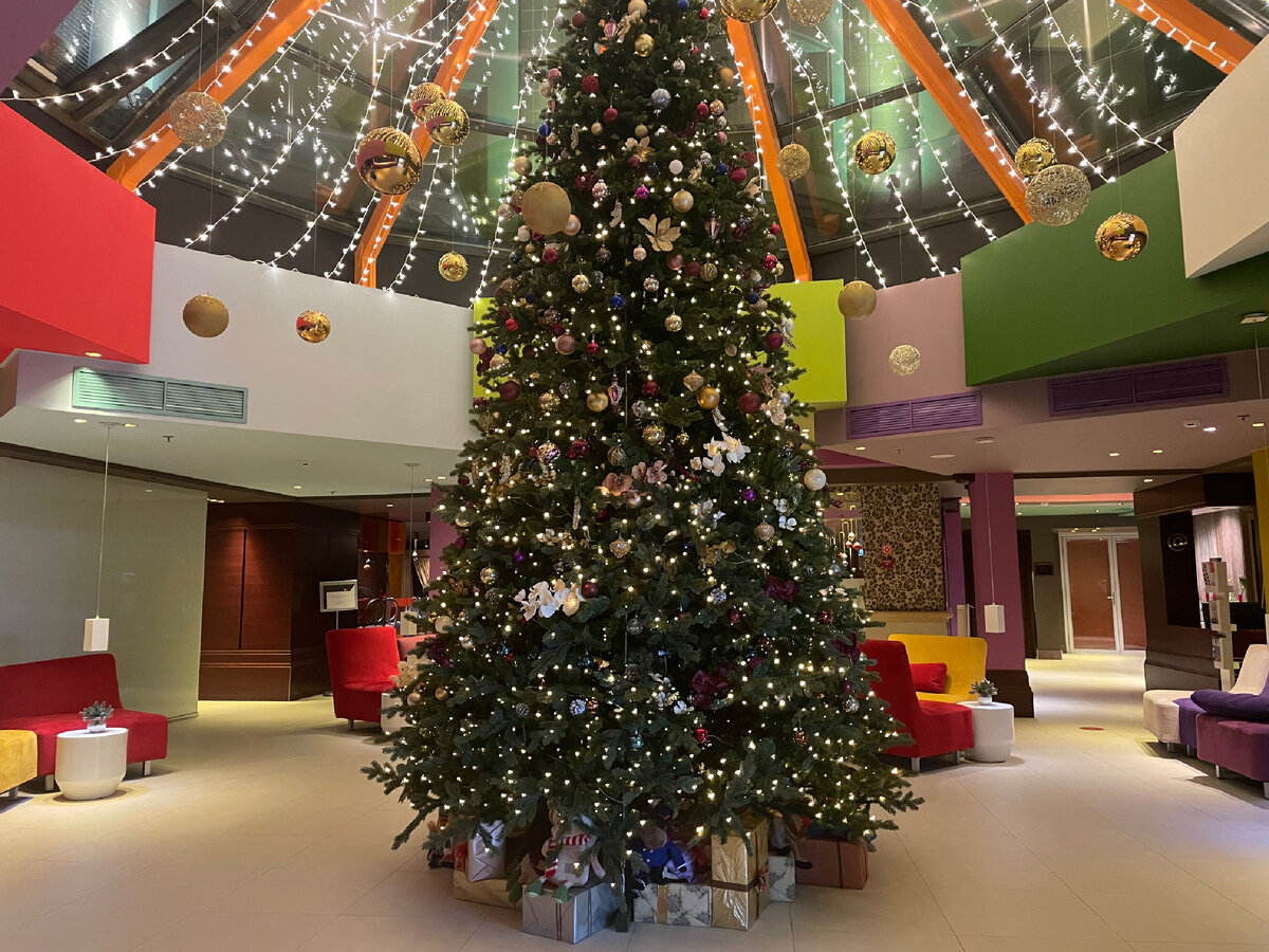 Декорации у нас в отеле