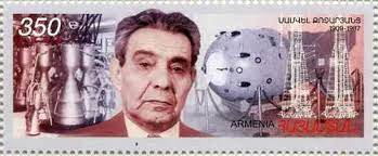 В этой статье речь пойдёт об особо выдающихся армянах, удостоенных в СССР за свой героизм и за научные достижения двух Золотых Звёзд Героя Советского Союза и Героя Социалистического Труда.-3