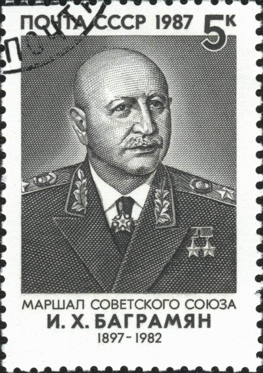 В этой статье речь пойдёт об особо выдающихся армянах, удостоенных в СССР за свой героизм и за научные достижения двух Золотых Звёзд Героя Советского Союза и Героя Социалистического Труда.-6