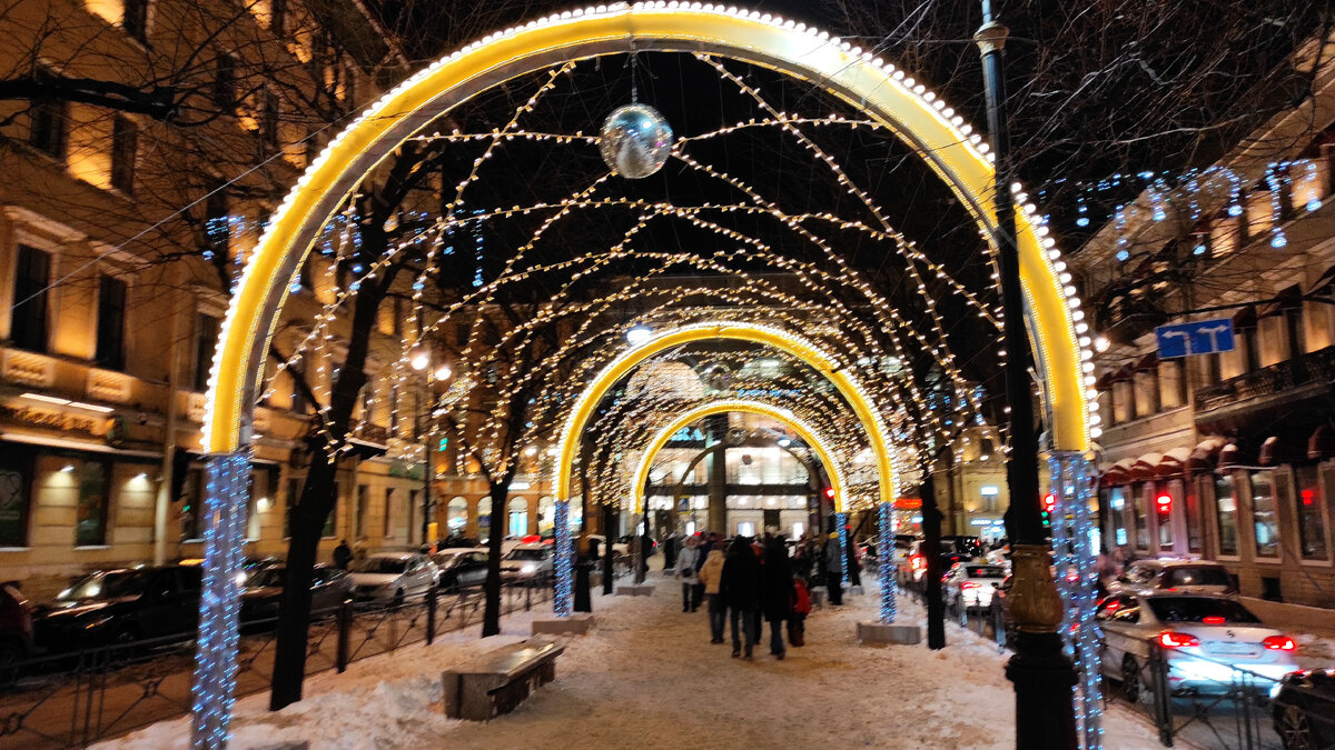 В городе много украшений. Фото: Кирилл Полиенко/Polienko: путешествуем вдвоём