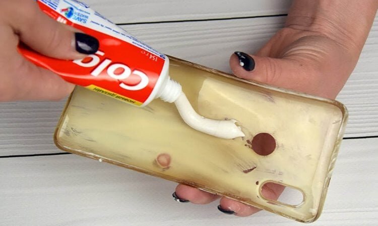    Паста подойдет для отбеливания чехла