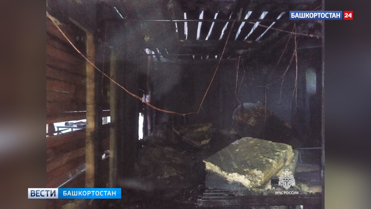    Под Уфой в селе Чесноковка произошел пожар на складе по изготовлению кованых изделий