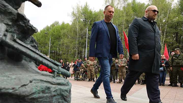 В 2015-М АНДРЕЙ ПИНЧУК ВЕРНУЛСЯ В МОСКВУ, ГДЕ ВМЕСТЕ С АЛЕКСАНДРОМ БОРОДАЕМ (ПЕРВЫЙ ПРЕДСЕДАТЕЛЬ СОВЕТА МИНИСТРОВ ДНР, СЕЙЧАС ДЕПУТАТ ГОСДУМЫ) СТАЛ СООСНОВАТЕЛЕМ СОЮЗА ДОБРОВОЛЬЦЕВ ДОНБАССА. ФОТО: ЦАРЬГРАД