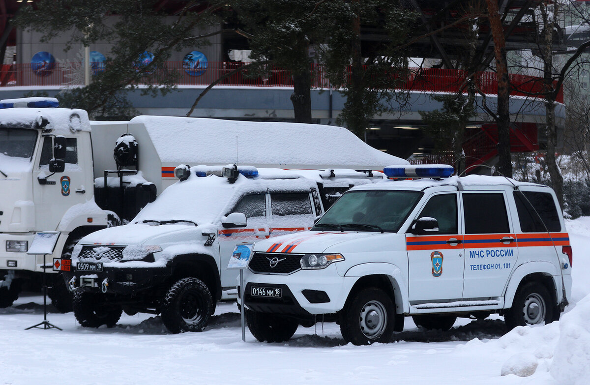 в середине 2022 года выставка техники МЧС проходила возле павильона музея Гаража особого назначения