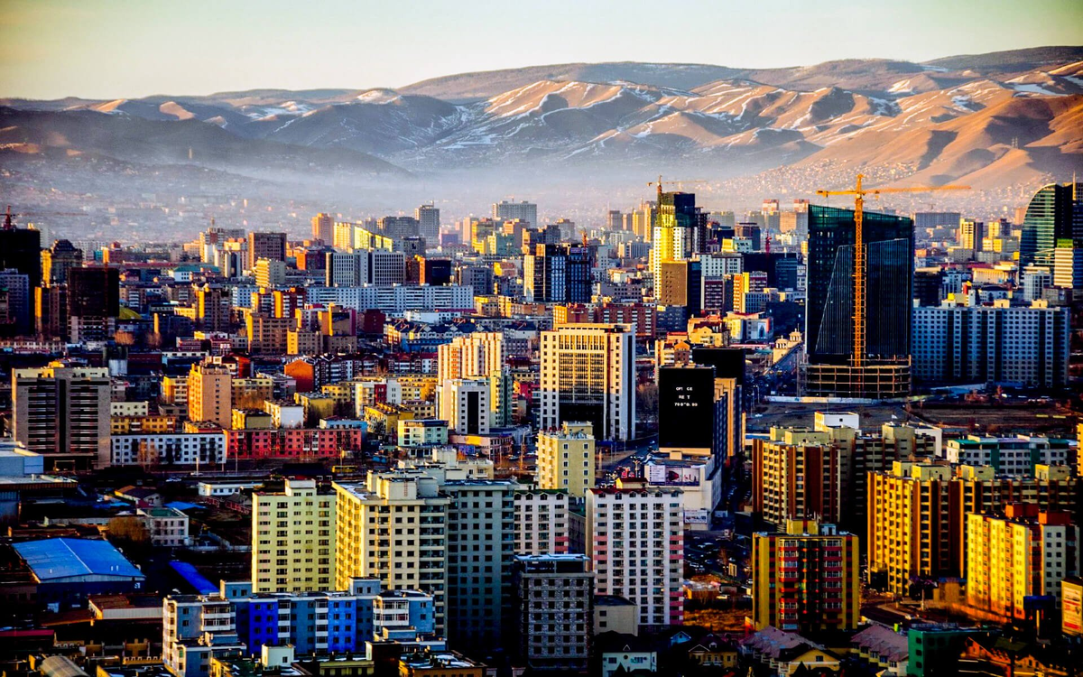 Какая столица у монголии. Улан Батор. Улан Батор столица. Монголия город Улан Батор. Улаанбаатар Монголия.