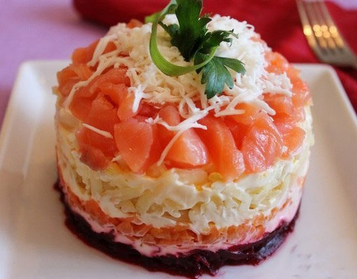 Новогодний салат из семги