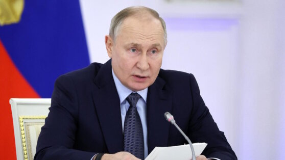    Путин предложил учредить в России ежегодную премию "Наставник года" Богдан Герцен
