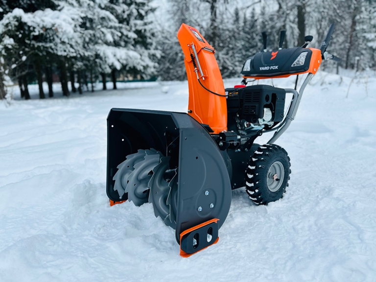 На фото модель YARD FOX 6151E 