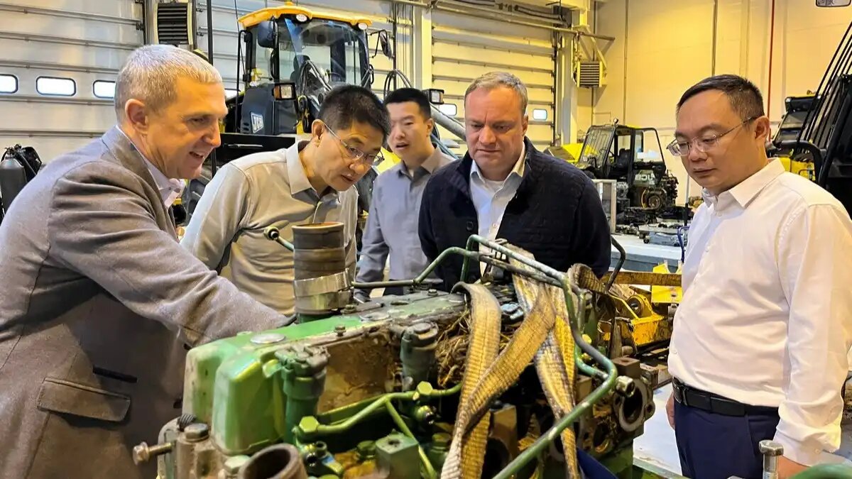 Фото: ekoniva-tekhnika.com «ЭкоНиву» посетили представители китайской компании LOVOL