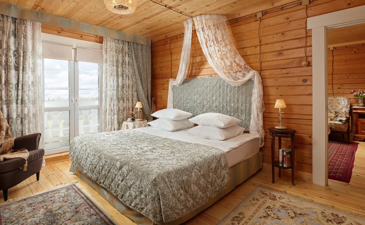    Один из номеров люкс в усадьбеПресс-служба