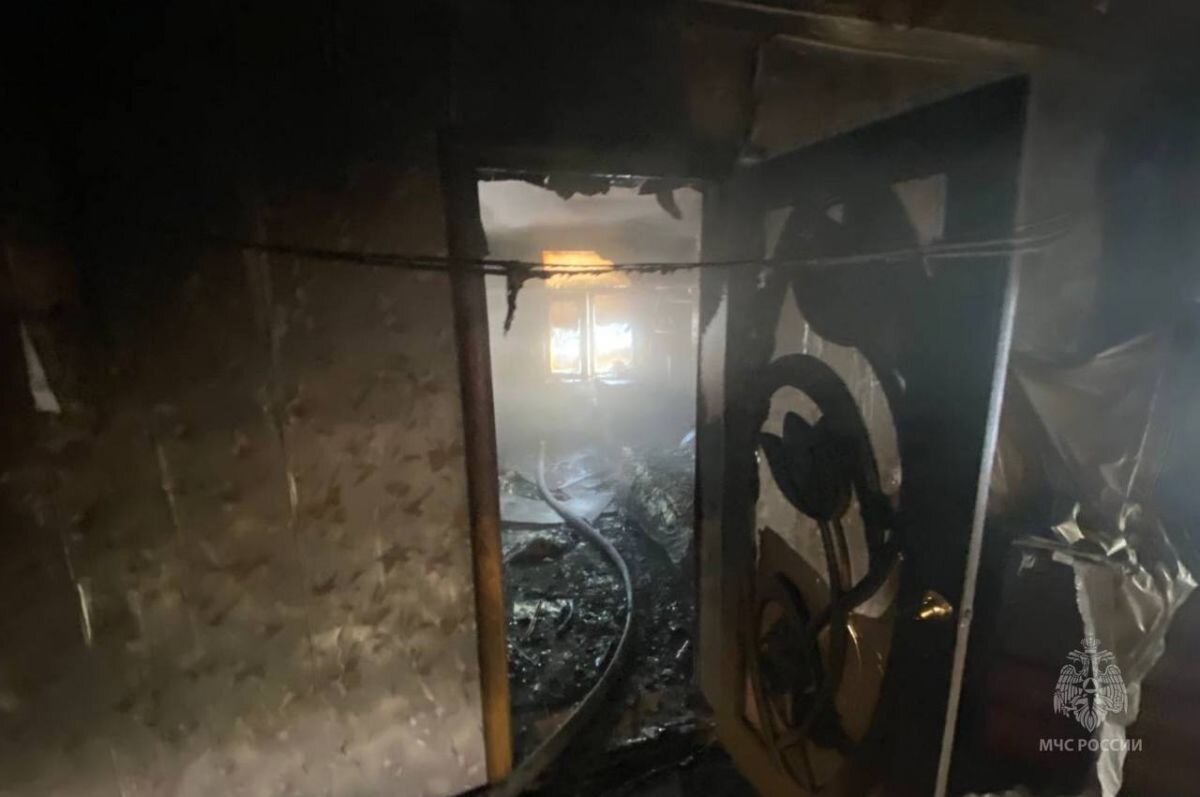 В Ивановской области из-за новогодней гирлянды вспыхнул частный дом ...