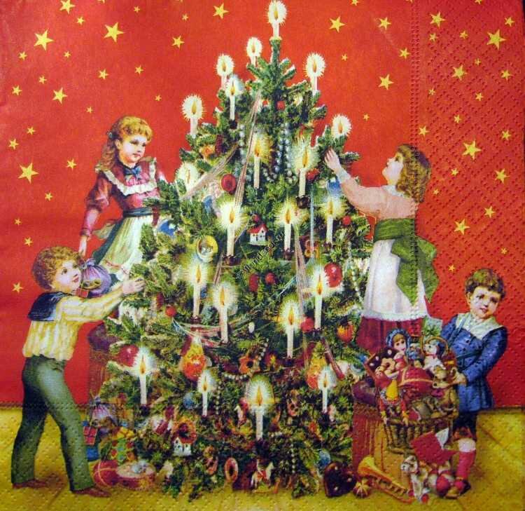 Традиция украшать елку на Рождество в России появилась благодаря Петру Первому, который в Германии был восхищен рождественской елкой, украшенной конфетами и яблоками.