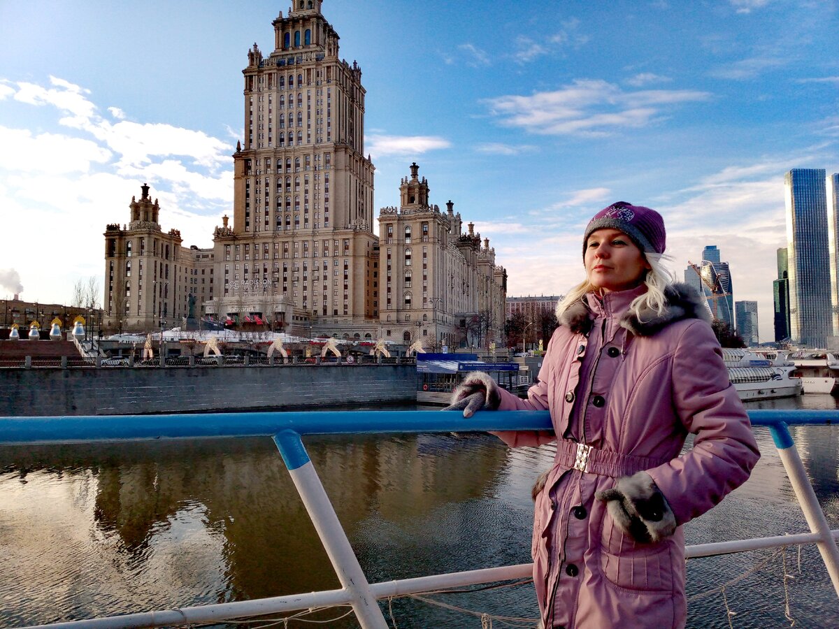 Автор на экскурсии на теплоходе :)