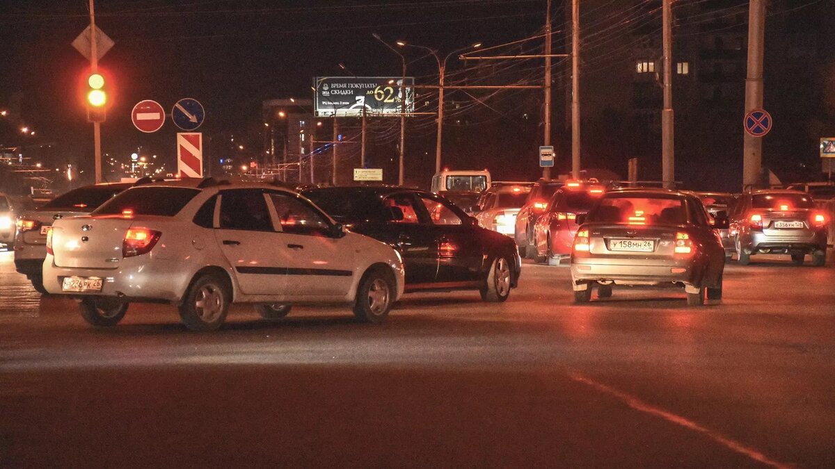     Из-за ремонтных работ на М-4 «Дон» водители уже несколько часов находятся в пробке, в правительстве Ростовской области показали, как объехать затор.