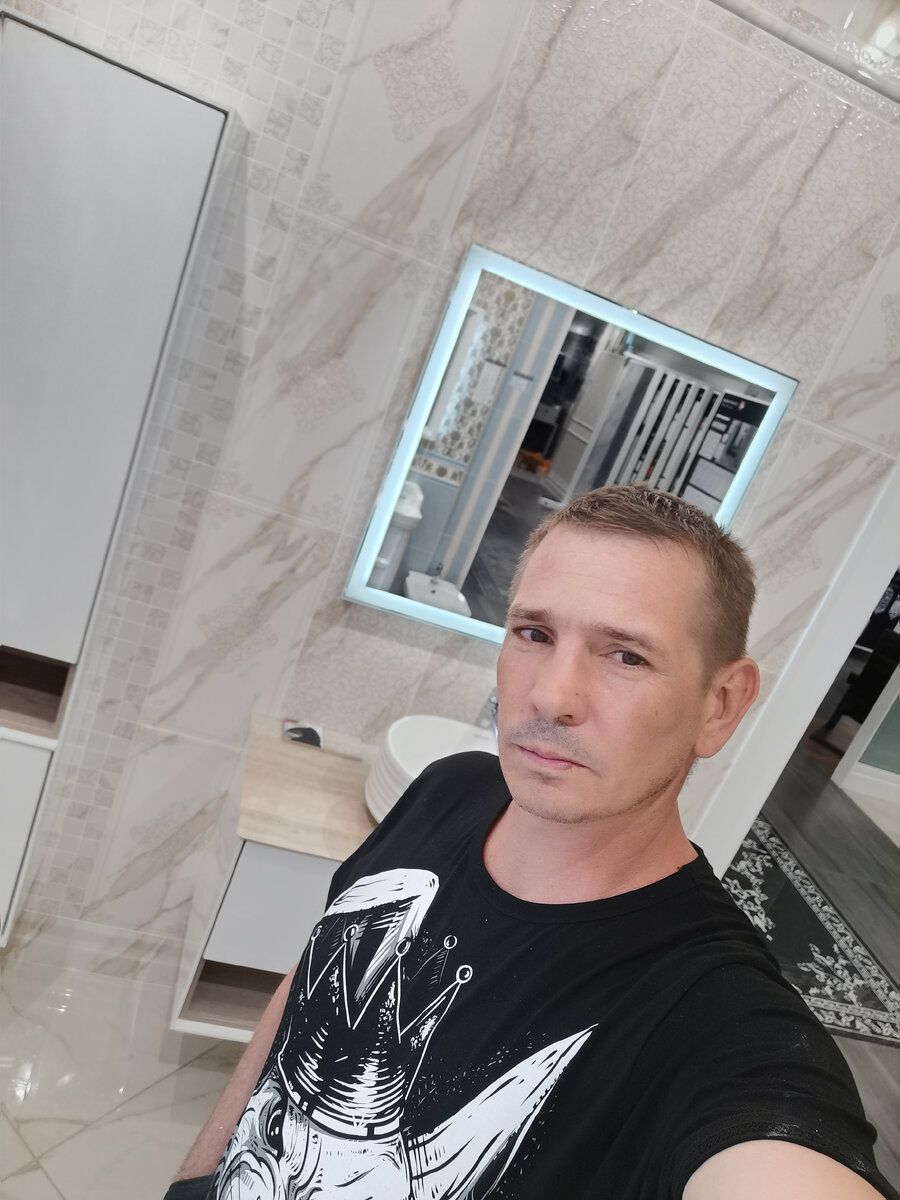 Образцы ванной комнаты в магазине Керама Марацци