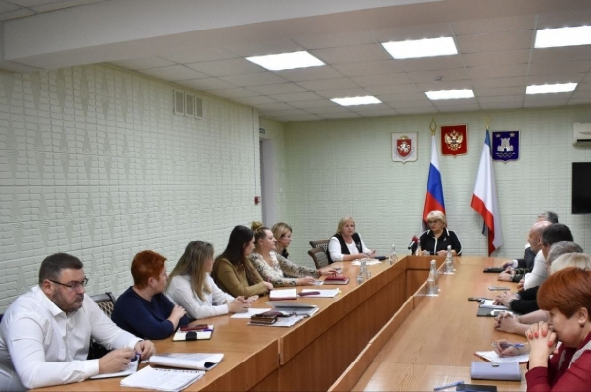    На совещании у главы администрации города Алушта.