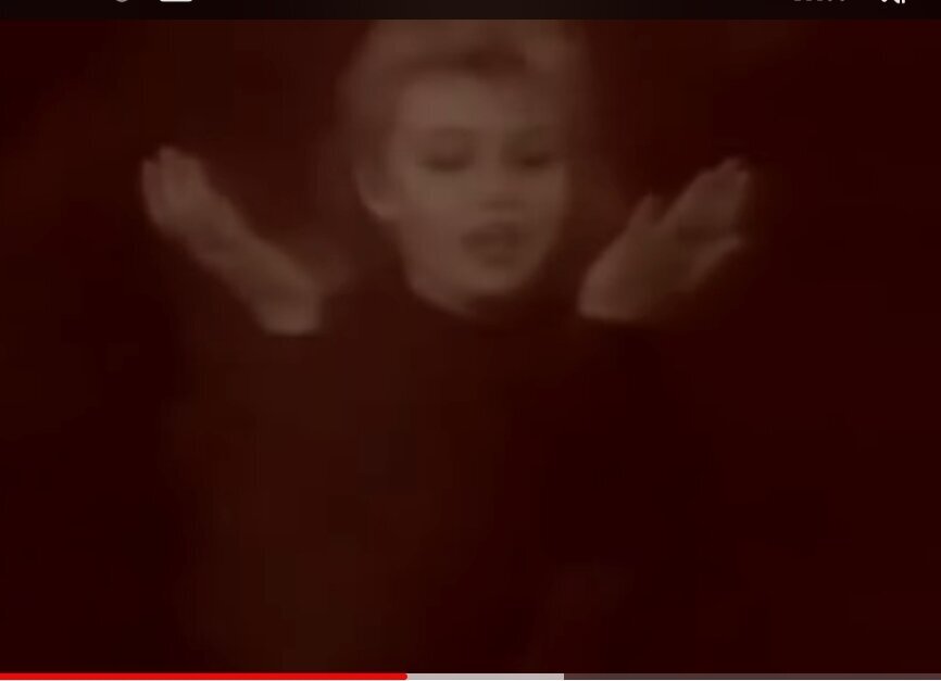 "Я не люблю тебя". Кадр из клипа.
