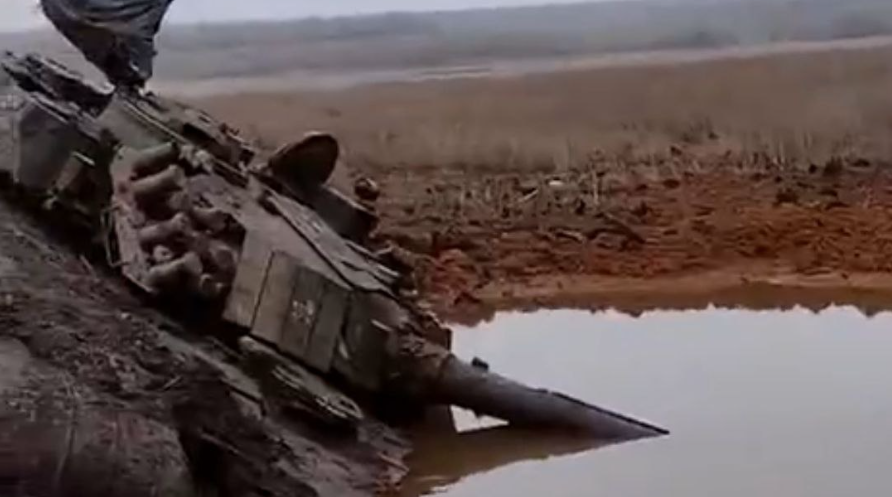 Подбитый и брошенный польский танк PT-91 «Twardy» ВСУ