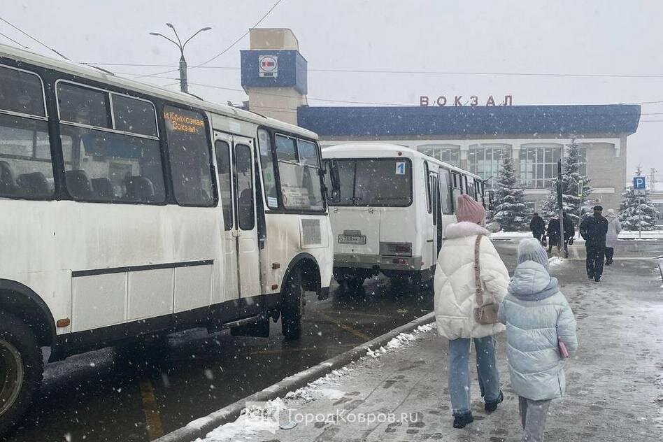 Домашняя туфля по приезде в город поклади на стол шестидесятью годами без погон