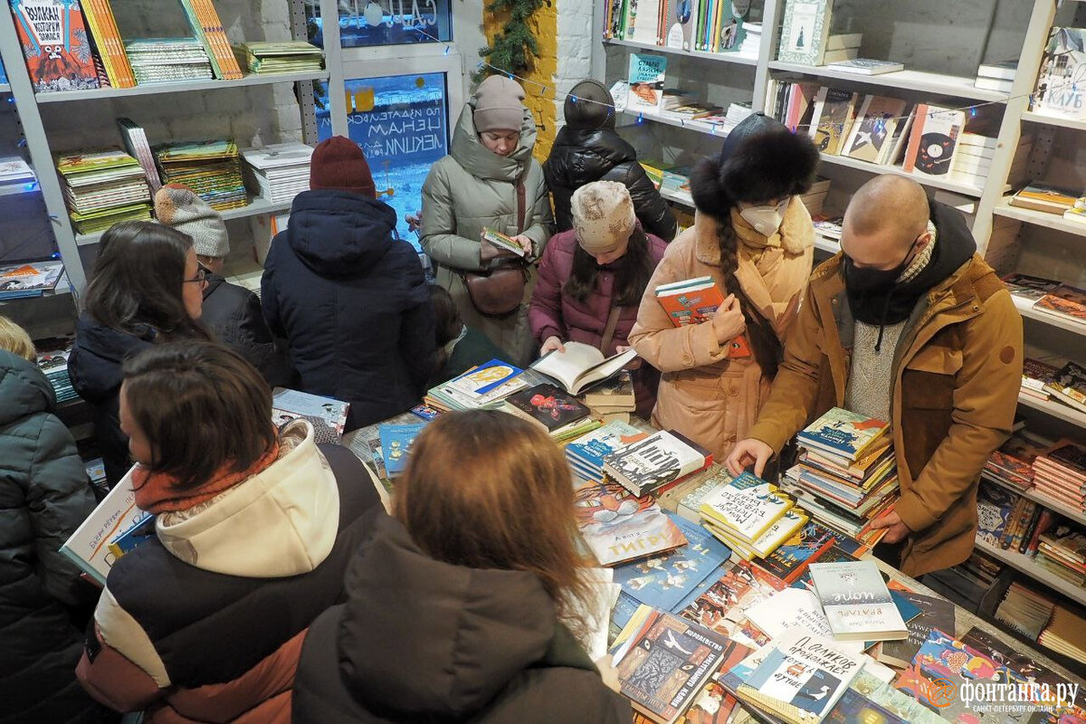 Известный многим петербургским родителям книжный магазин «Самокат» рискует  остаться без дома перед Новым годом. Читайте на 