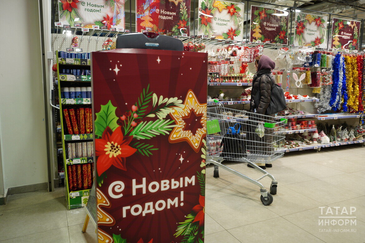 ​Россияне в среднем в этом декабре планируют потратить на праздники на 16 399 рублей больше, чем в прошлом году. Фото: © Владимир Васильев / «Татар-информ»