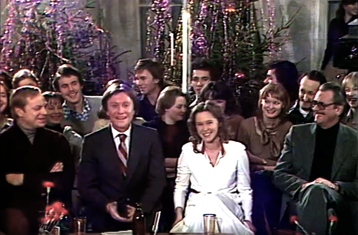 Кадр из программы "Новогодний выпуск "Театральных встреч". В гостях у Щукинского училища" (1980)