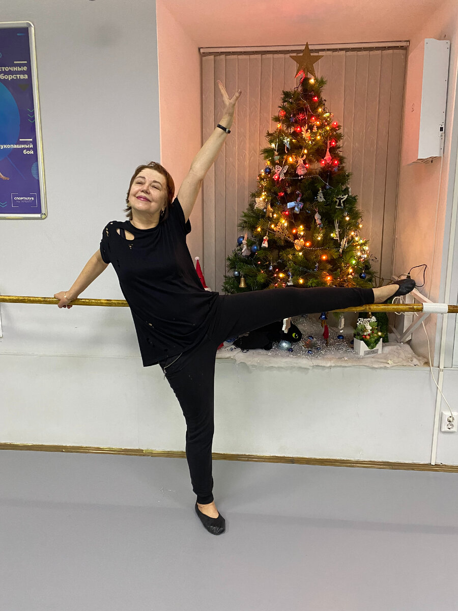 Новый год к нам мчится