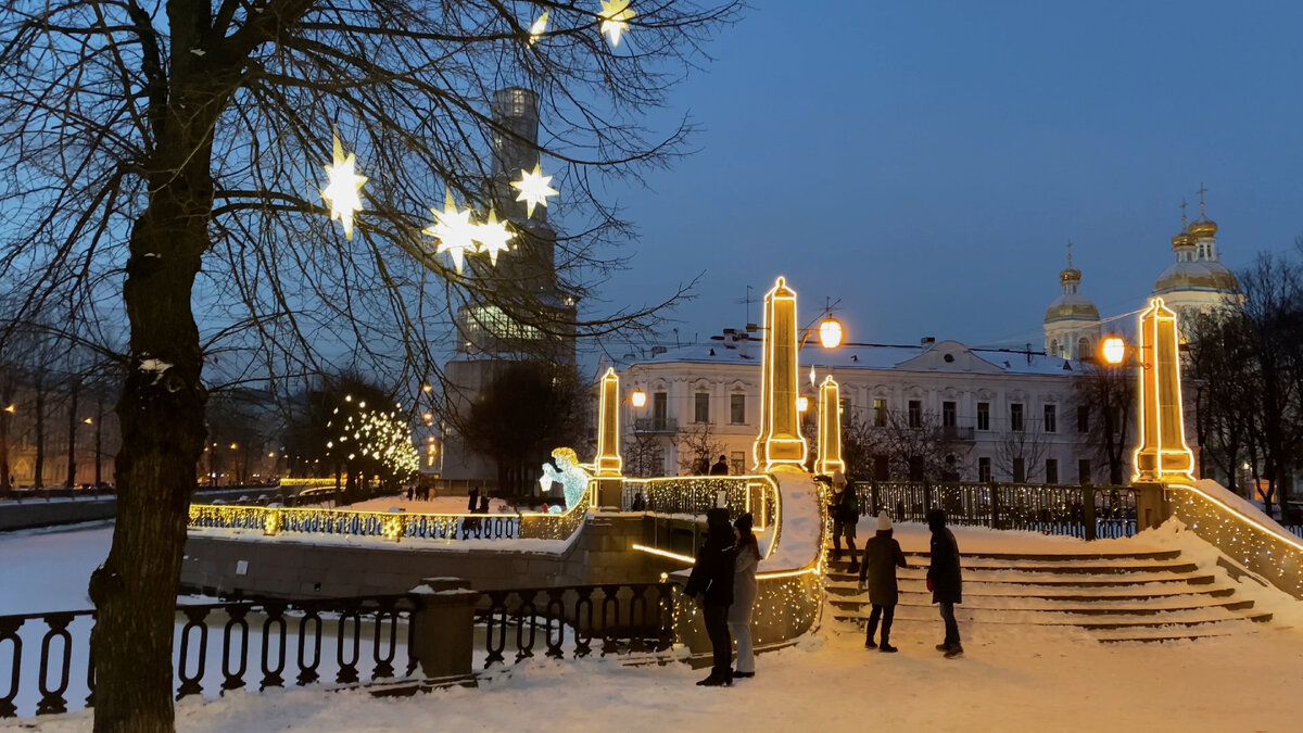 Если вы оказались в центре Санкт-Петербурга под Новый Год или после него, то вам крупно повезло. Рассказываем, что посмотреть. Вспоминать будете весь год!-2-2
