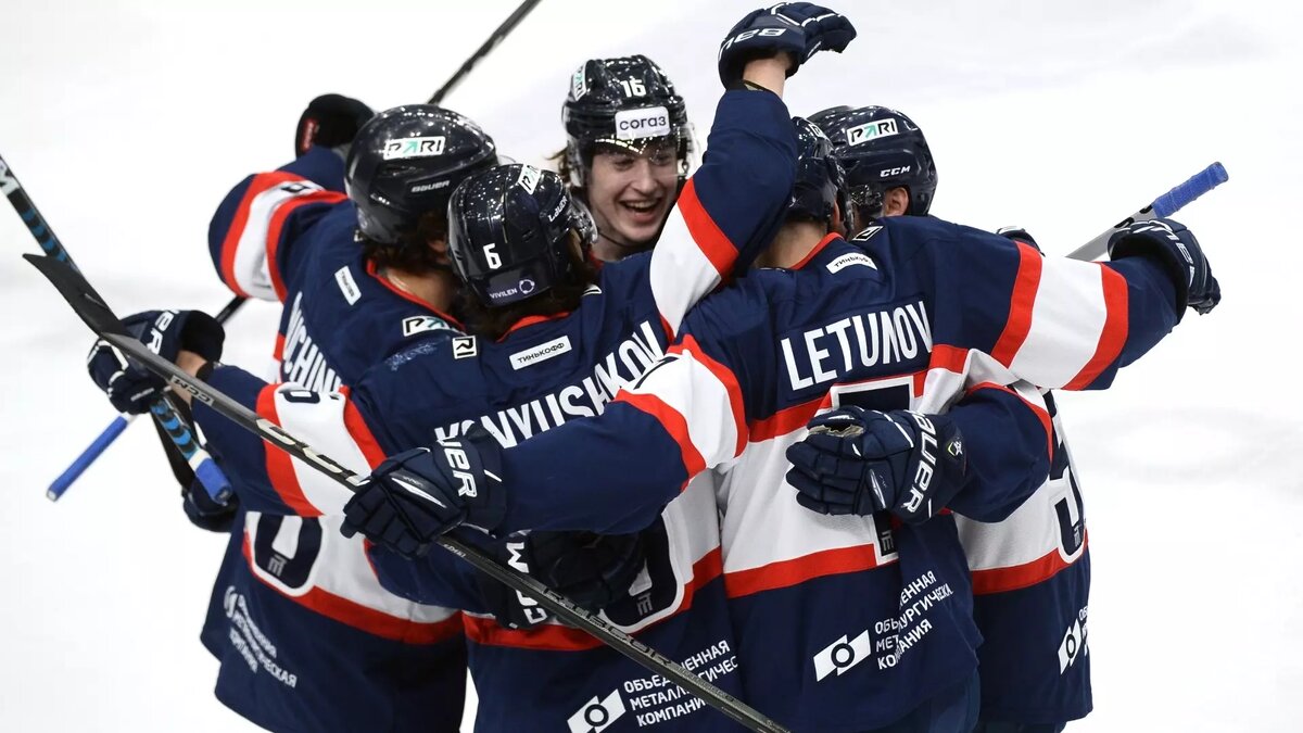     Нижегородский ХК «Торпедо» подписал контракт с двумя новыми игроками. Вместе с этим стало известно, что один спортсмен покидает команду. Новости хоккейный клуб опубликовал в своем Telegram-канале.