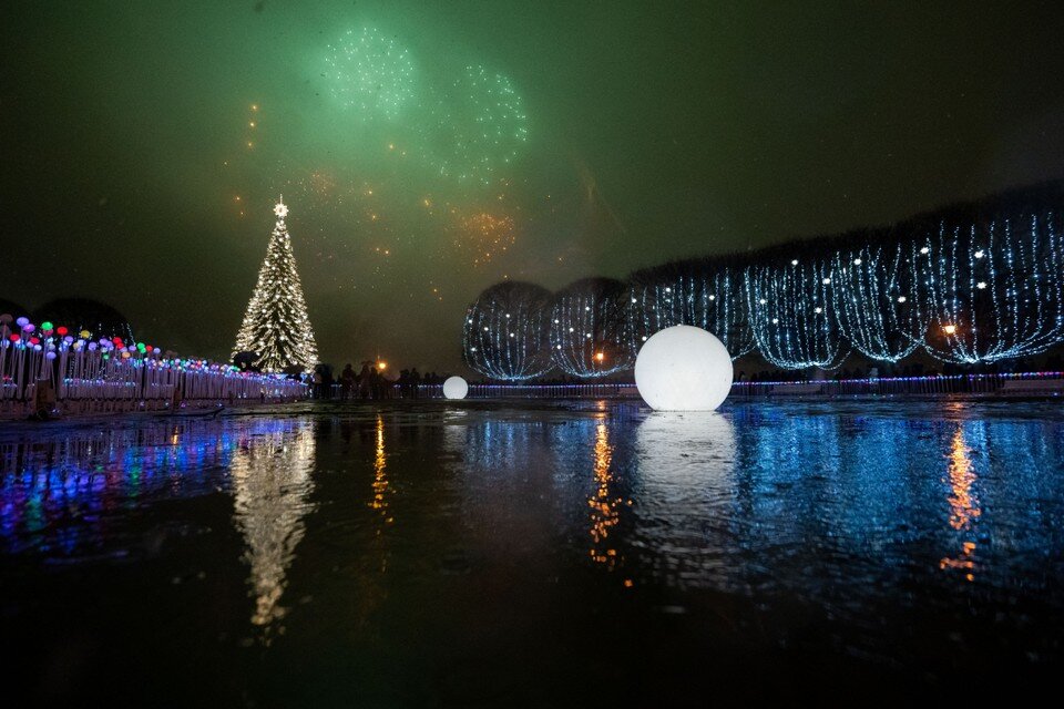    2024-й Петербург встретит без фейерверка в центре города. Юлия ПЫХАЛОВА