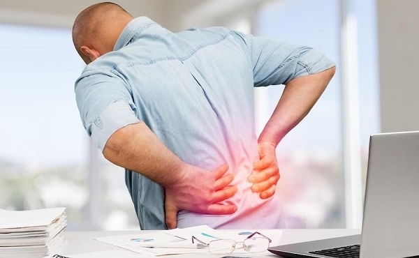 Какому врачу доверить лечение болей в пояснице