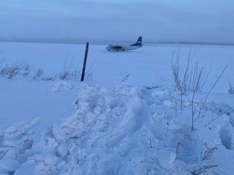    В Якутии Ан-24 с 30 пассажирами на борту приземлился на реку Колыма. Фото: пресс-служба Восточно-Сибирской транспортной прокуратуры