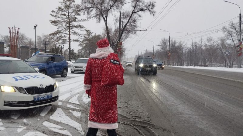 Вернуть жезлы казахстанским гаишникам предложили депутаты