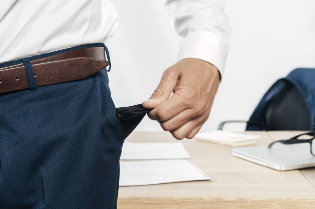    В общей сложности, он успел перевести мошенникам 4 миллиона 220 тысяч рублей.