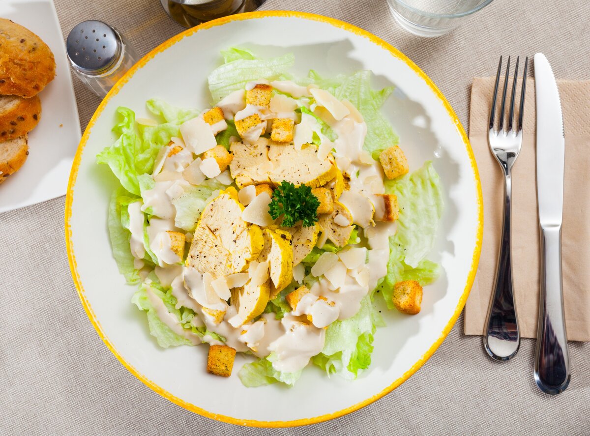 Салат из курицы с грибами и ананасами - калорийность, состав, описание - l2luna.ru