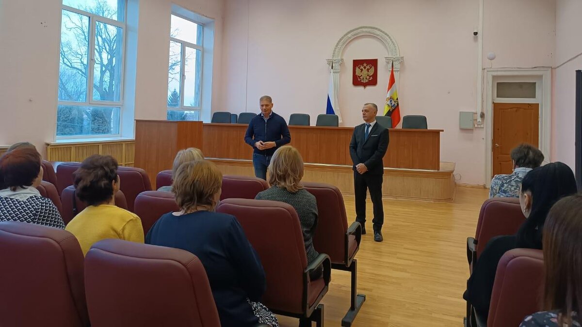    В Курской области вручили удостоверения Почётных жителей приграничья