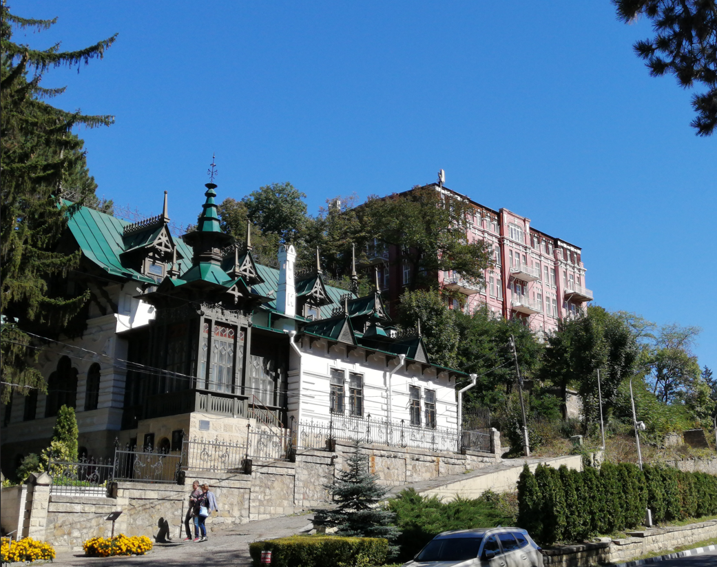 ул.Шаляпина, 1