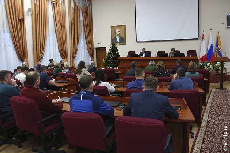    Благодарственные письма мэра получили Театр для детей и молодежи под руководством Ирины Филимоновой, Дворец химиков, "Водоканал" и Дворец металлургов.