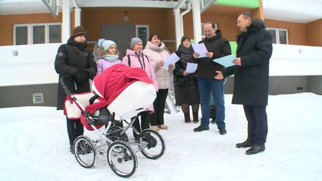    Первые дольщики «Зеленой рощи» получили ключи от квартир